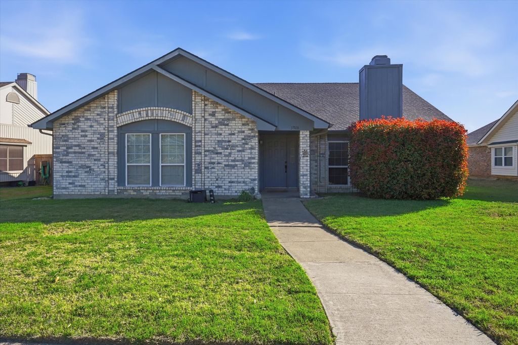 3928 Churchill Drive, Flower Mound, TX 75028