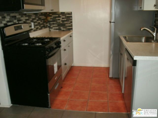 2290 S Palm Canyon Drive 114, Palm Springs, CA 92264