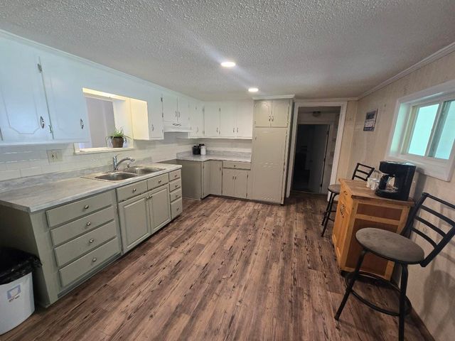 323 Burnt Gin Rd, Gaffney, SC 29340