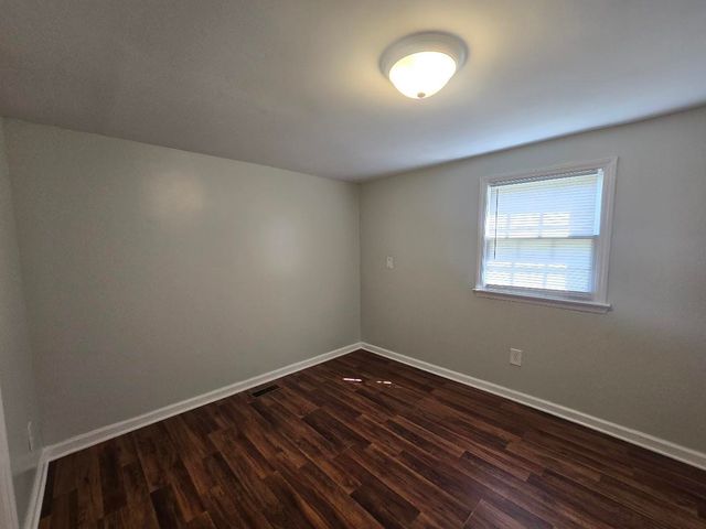 323 Burnt Gin Rd, Gaffney, SC 29340