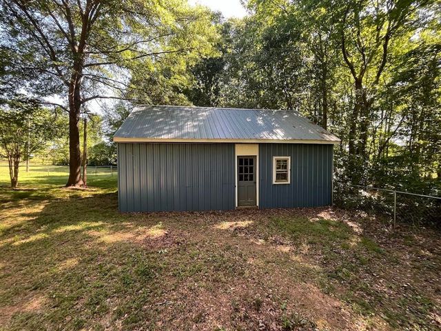 323 Burnt Gin Rd, Gaffney, SC 29340