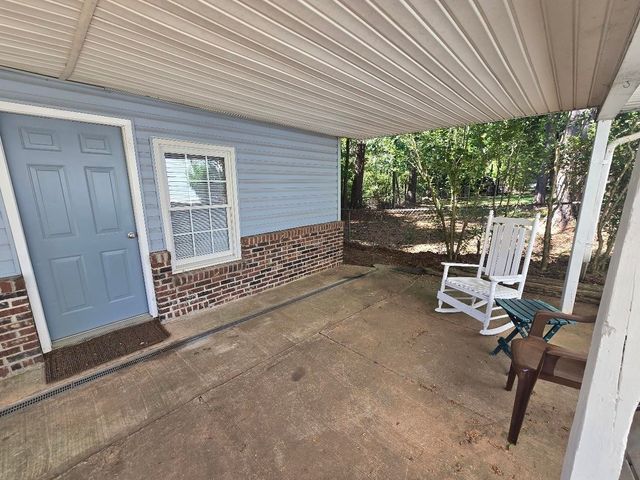 323 Burnt Gin Rd, Gaffney, SC 29340
