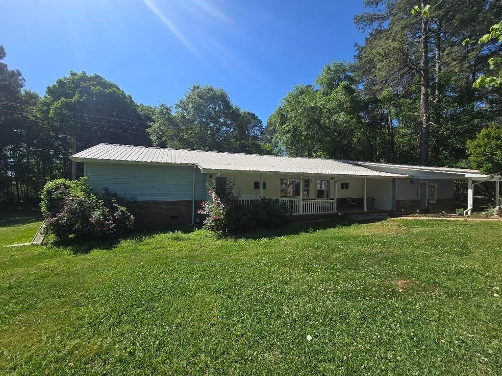 323 Burnt Gin Rd, Gaffney, SC 29340