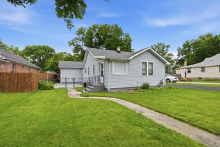 4618 W Lakeshore Drive, Mccullom Lake, IL 60050