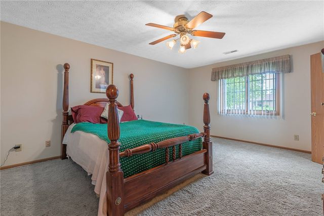 6685 Oakwood Lane, Huber Heights, OH 45424