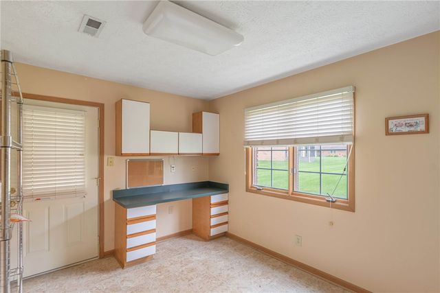 6685 Oakwood Lane, Huber Heights, OH 45424