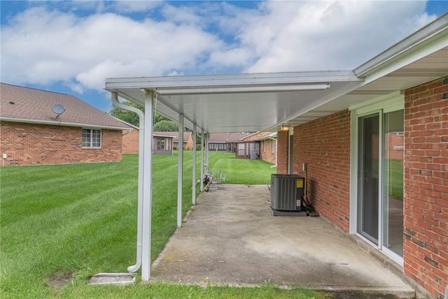 6685 Oakwood Lane, Huber Heights, OH 45424