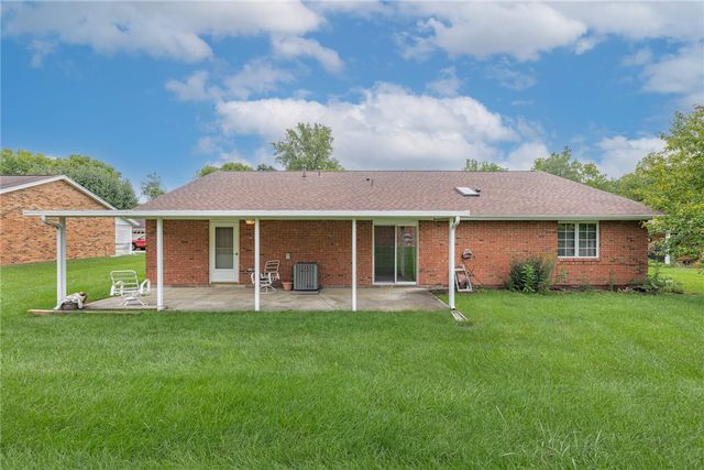 6685 Oakwood Lane, Huber Heights, OH 45424