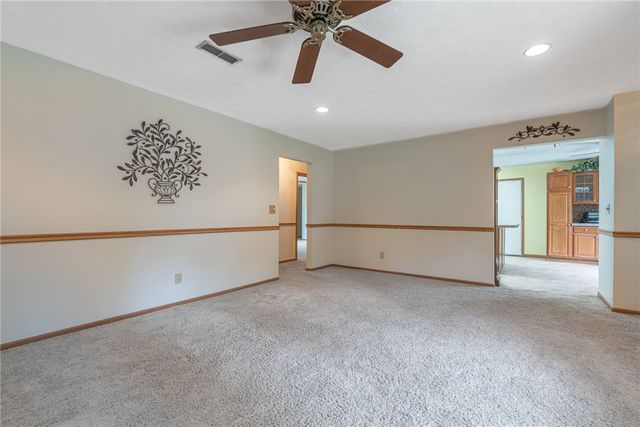 6685 Oakwood Lane, Huber Heights, OH 45424