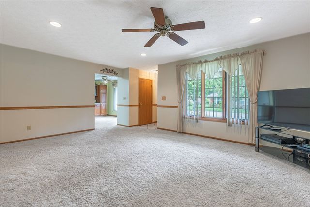 6685 Oakwood Lane, Huber Heights, OH 45424