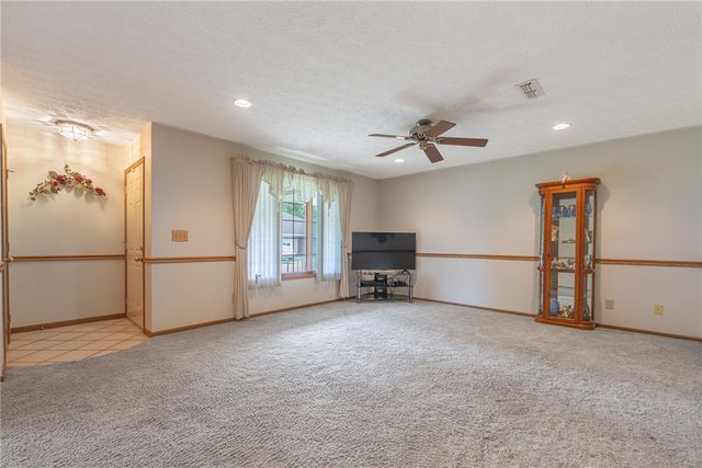 6685 Oakwood Lane, Huber Heights, OH 45424