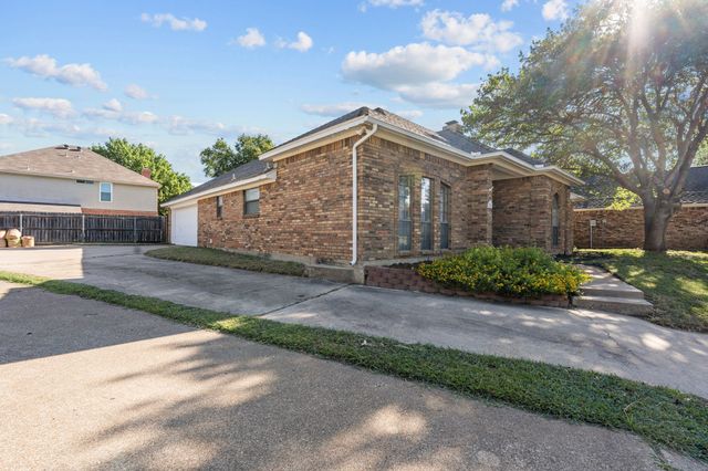 7860 Mahonia Drive, Fort Worth, TX 76133