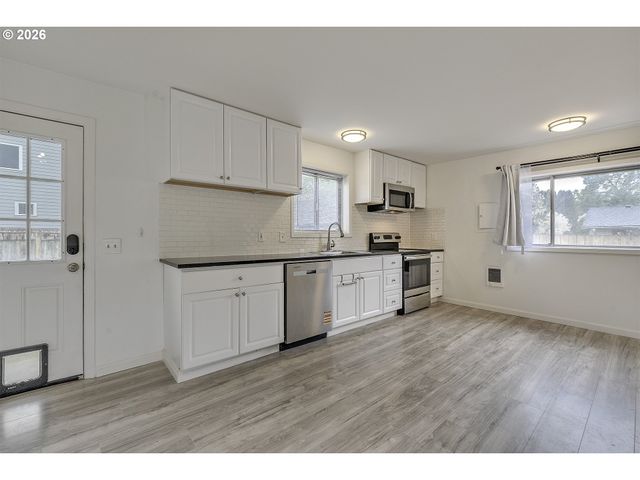 11820 Sw TIEDEMAN Ave, Portland, OR 97223