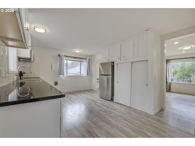 11820 Sw TIEDEMAN Ave, Portland, OR 97223