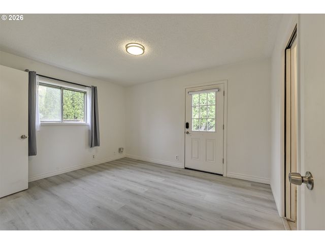 11820 Sw TIEDEMAN Ave, Portland, OR 97223