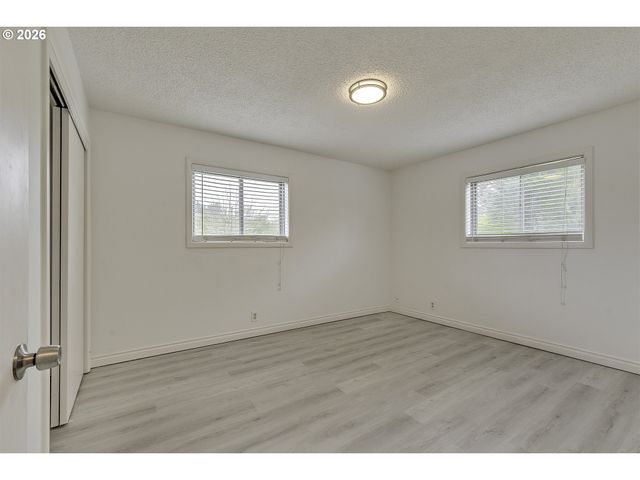 11820 Sw TIEDEMAN Ave, Portland, OR 97223