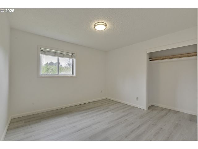 11820 Sw TIEDEMAN Ave, Portland, OR 97223