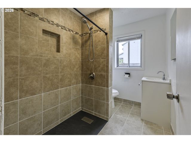 11820 Sw TIEDEMAN Ave, Portland, OR 97223