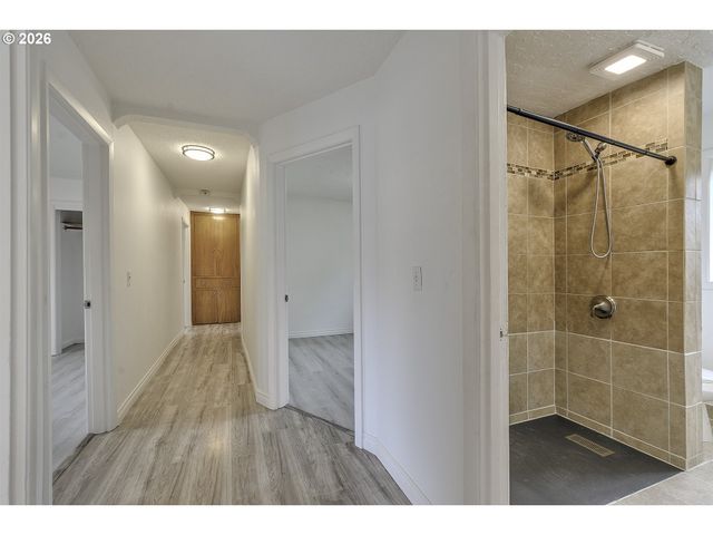 11820 Sw TIEDEMAN Ave, Portland, OR 97223