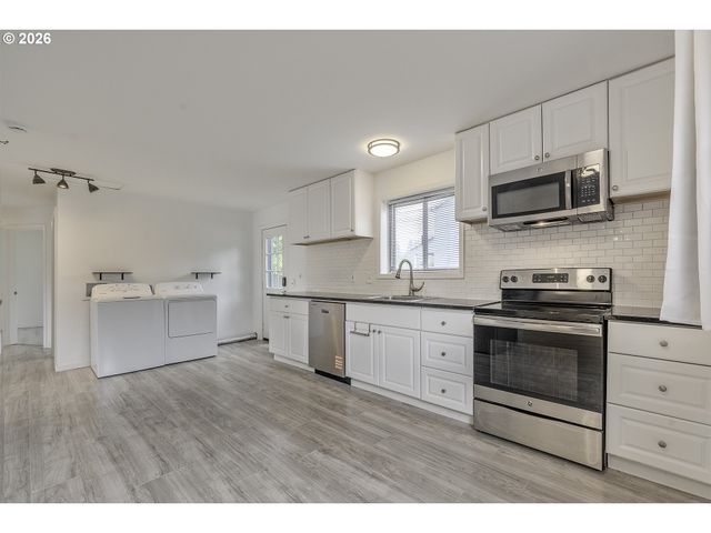 11820 Sw TIEDEMAN Ave, Portland, OR 97223