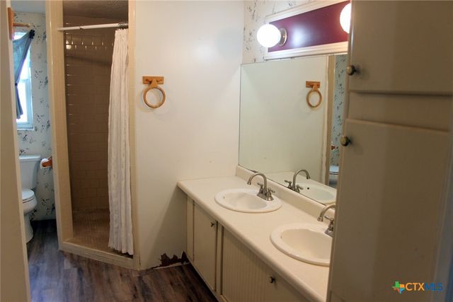 411 Fm 86, Red Rock, TX 78662