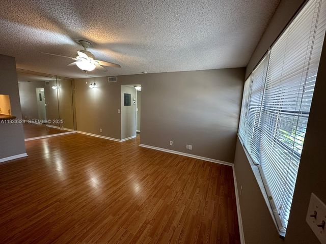 1016 Twin Lakes Dr 20-G, Coral Springs, FL 33071