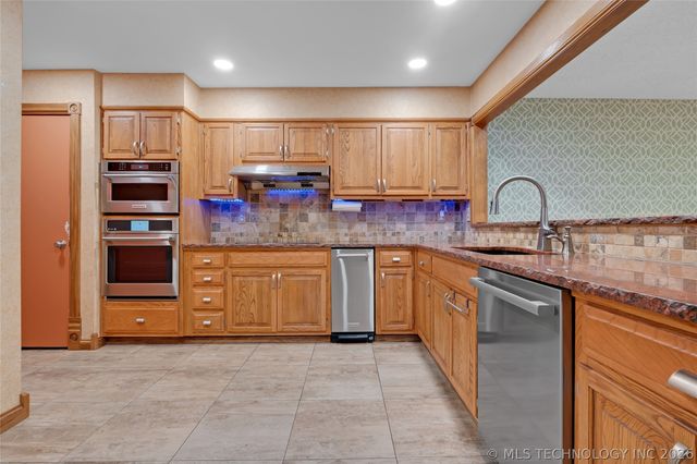 8425 S College Avenue, Tulsa, OK 74137