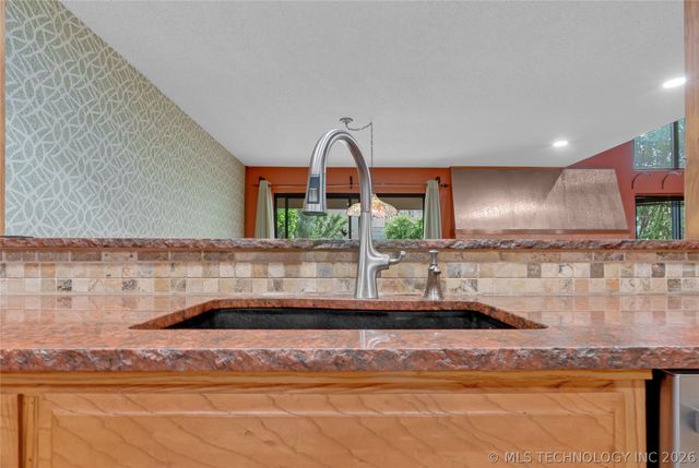 8425 S College Avenue, Tulsa, OK 74137