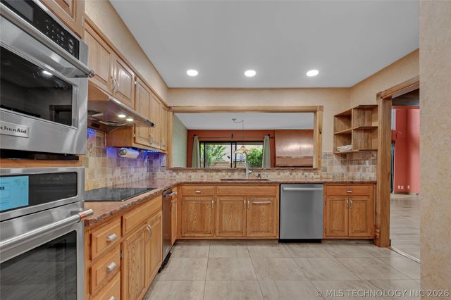 8425 S College Avenue, Tulsa, OK 74137
