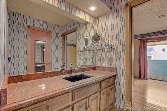 8425 S College Avenue, Tulsa, OK 74137