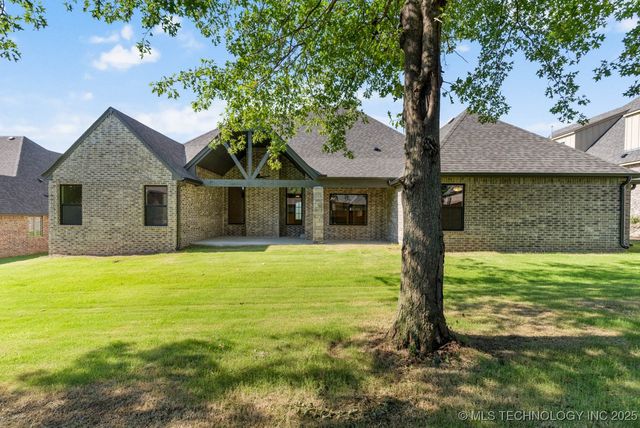 1604 Pinecrest Drive, Claremore, OK 74017