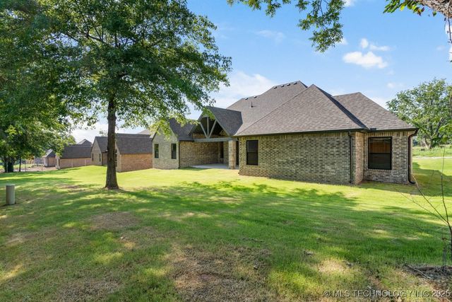1604 Pinecrest Drive, Claremore, OK 74017