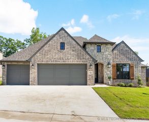 1604 Pinecrest Drive, Claremore, OK 74017