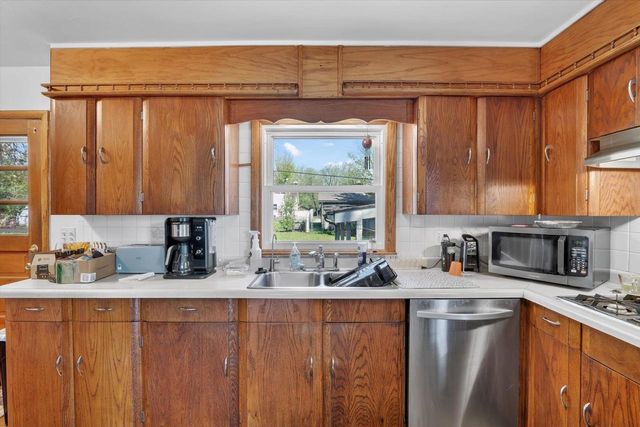 1710 Purvis Avenue, Janesville, WI 53548