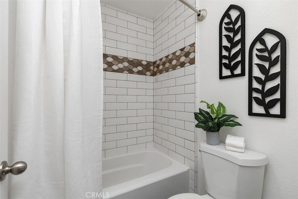 Image 22 of property listing at 227 S Cross Creek D, Orange, CA 92869