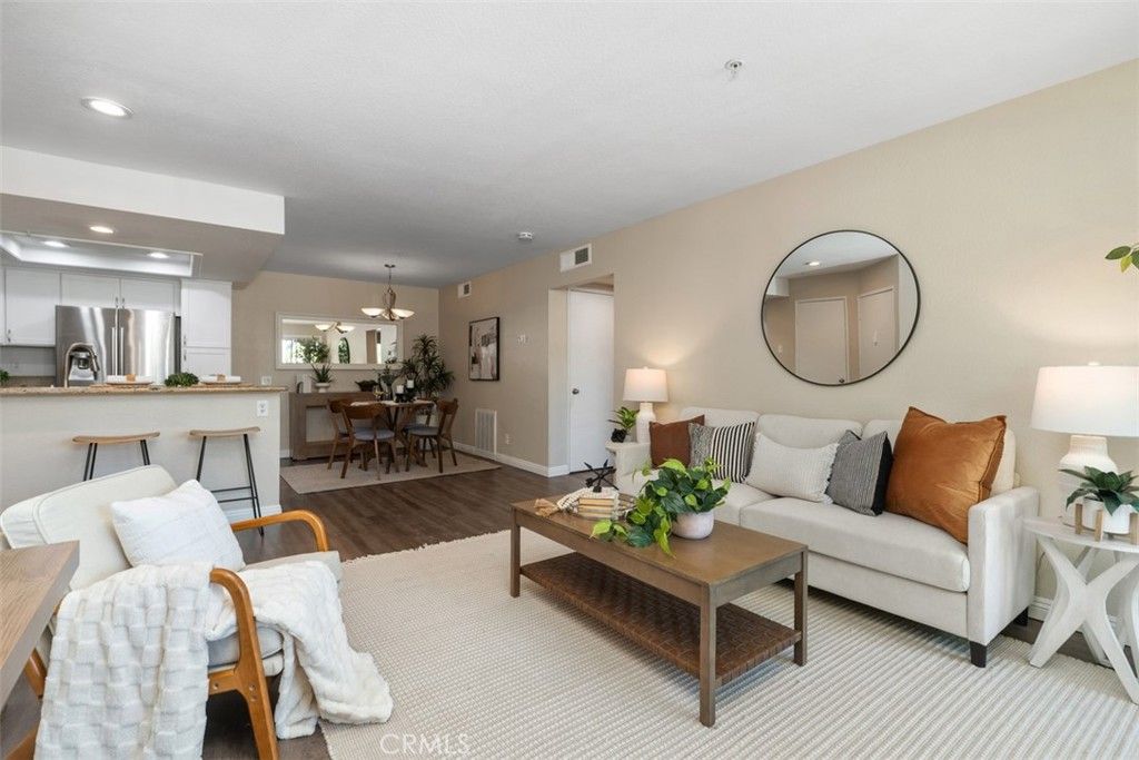 Image 8 of property listing at 227 S Cross Creek D, Orange, CA 92869