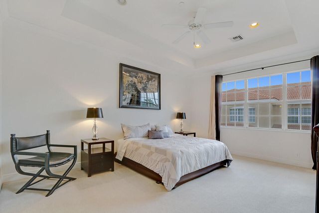 4711 Artesa Way E, Palm Beach Gardens, FL 33418