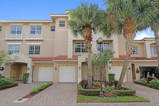 4711 Artesa Way E, Palm Beach Gardens, FL 33418