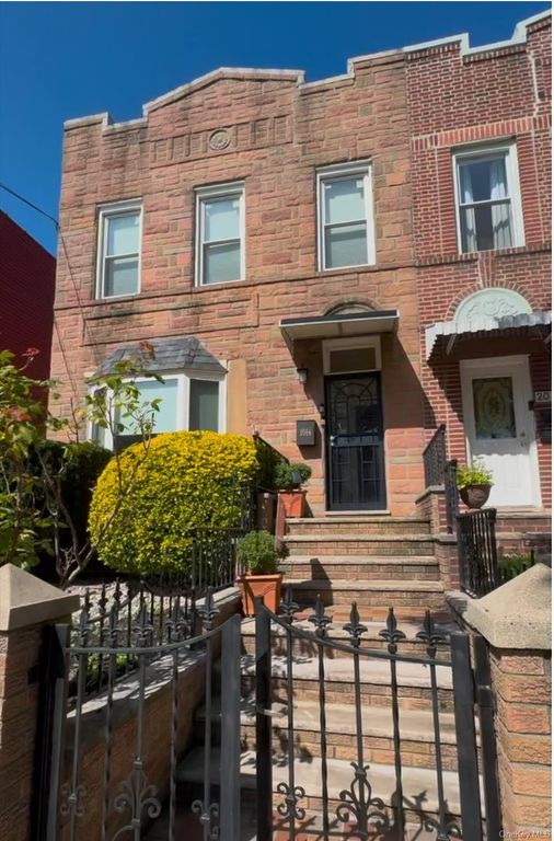 2064 46th Street, Astoria, NY 11105