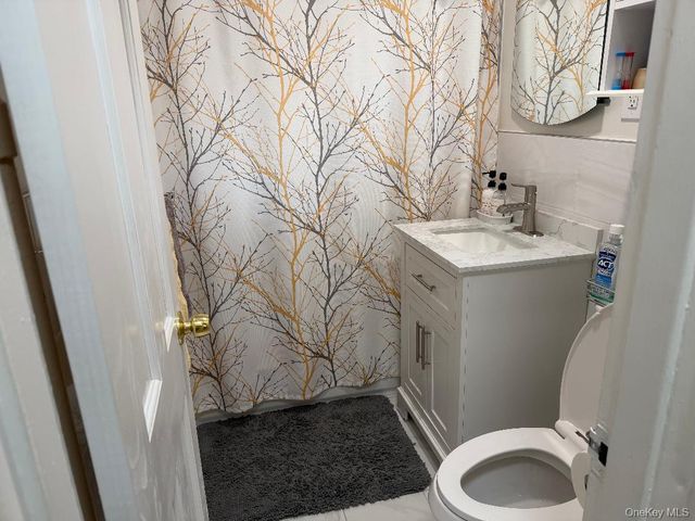 87-15 204th Street B51, Hollis, NY 11423