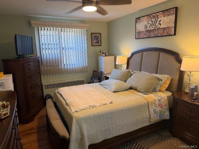 87-15 204th Street B51, Hollis, NY 11423