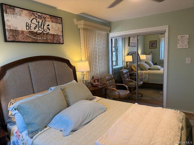 87-15 204th Street B51, Hollis, NY 11423