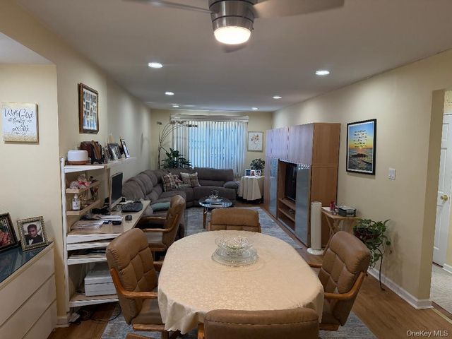 87-15 204th Street B51, Hollis, NY 11423