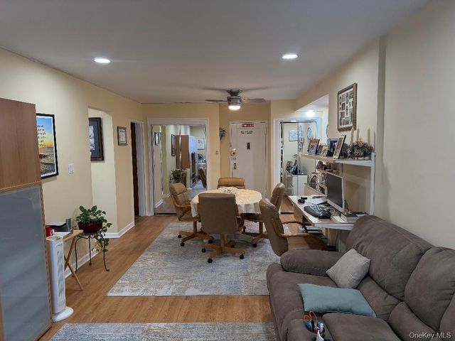 87-15 204th Street B51, Hollis, NY 11423