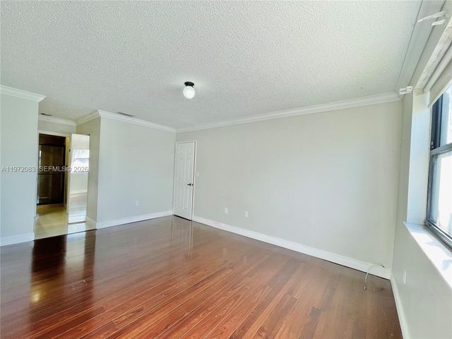 10000 NW 9th St Cir 2, Miami, FL 33172