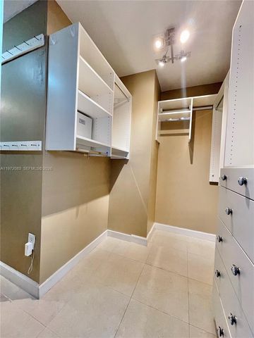 10000 NW 9th St Cir 2, Miami, FL 33172