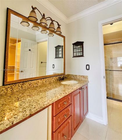 10000 NW 9th St Cir 2, Miami, FL 33172