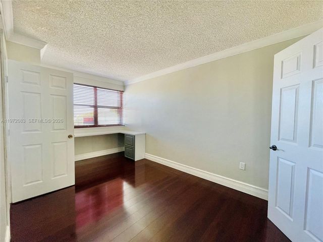 10000 NW 9th St Cir 2, Miami, FL 33172