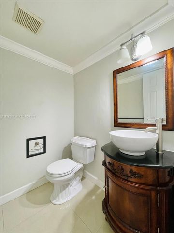 10000 NW 9th St Cir 2, Miami, FL 33172