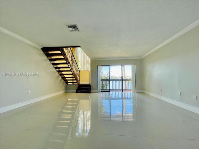 10000 NW 9th St Cir 2, Miami, FL 33172